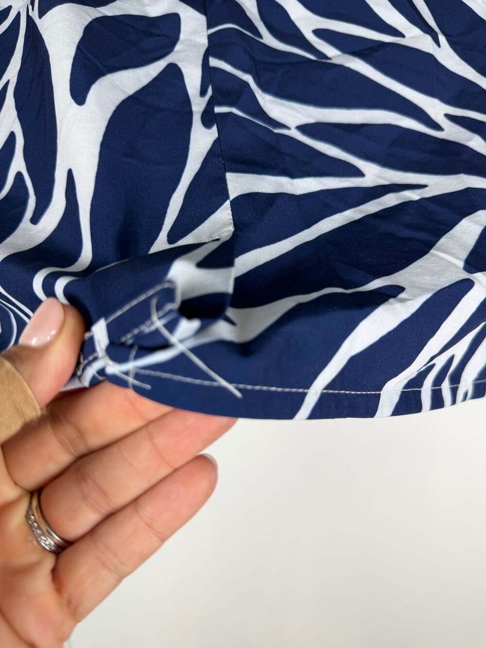 Vineyard Vines Performance Women's Navy and White Leaf Print Golf Skort Size 8 - Picture 5 of 8